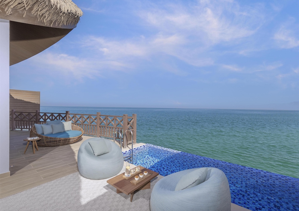 Anantara Mina Ras Al Khaimah Resort — Swimming pool in Ras al Khaimah