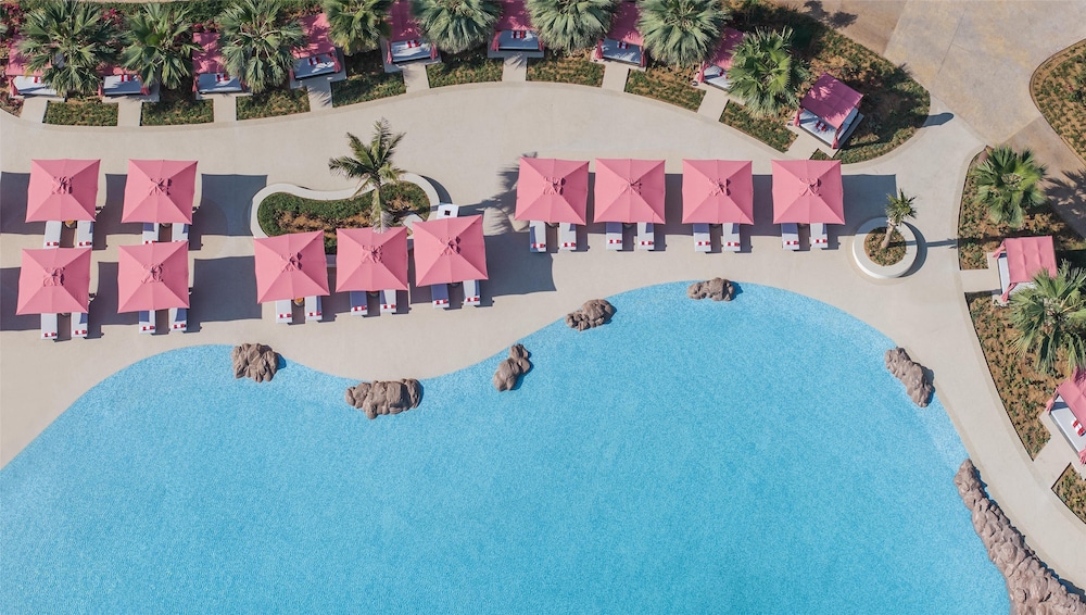 Anantara Mina Ras Al Khaimah Resort — Swimming pool in Ras al Khaimah