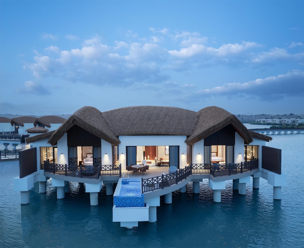 Anantara Mina Ras Al Khaimah Resort — Hotel building in Ras al Khaimah