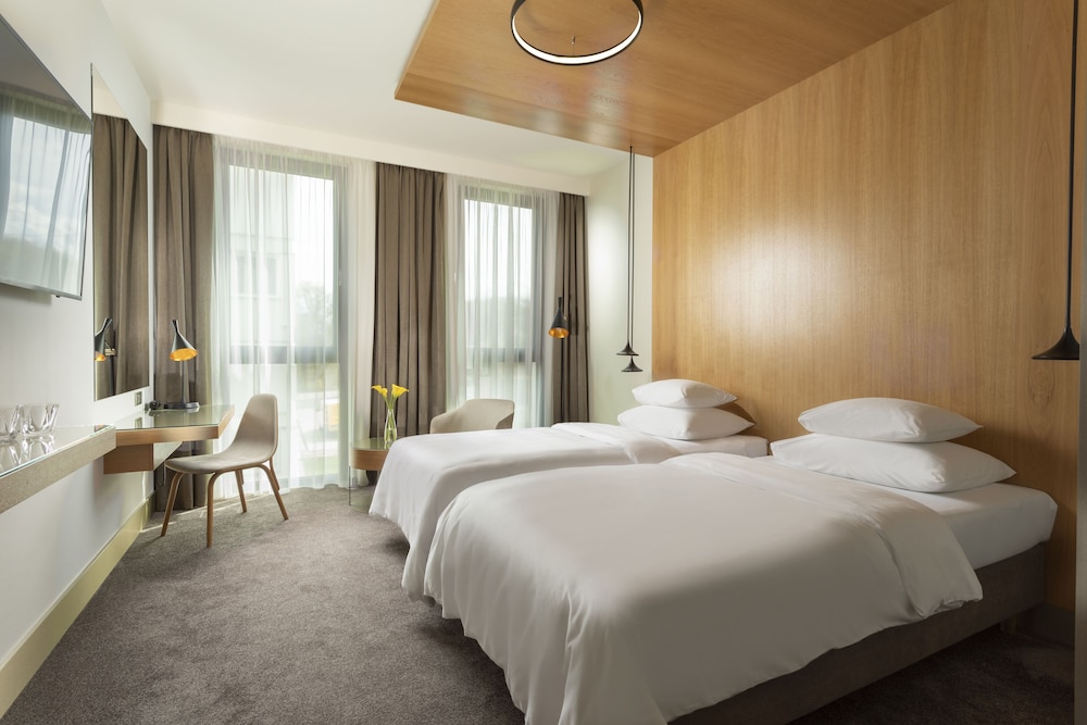 Hotel Golf Prague — Hotel rooms in Prague, Prague