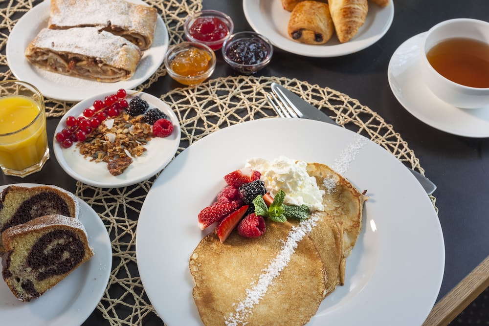 Hotel Golf Prague — Restaurant & bars in Prague, Prague