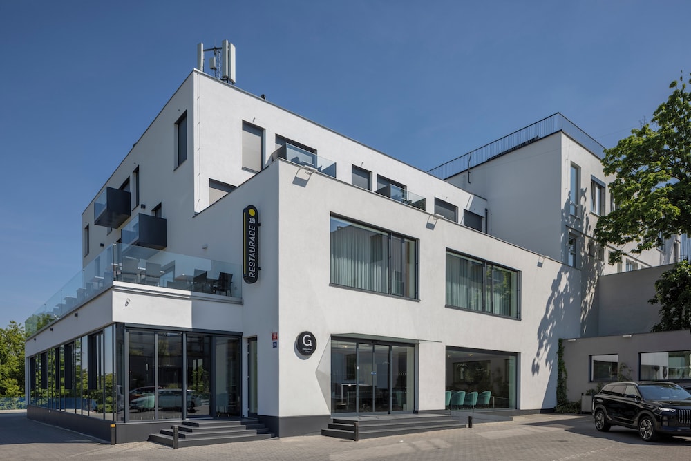 Hotel Golf Prague — Hotel building in Prague, Prague