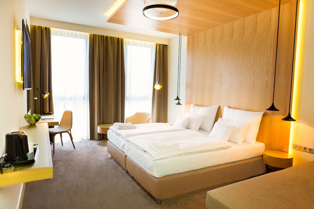 Hotel Golf Prague — Hotel rooms in Prague, Prague