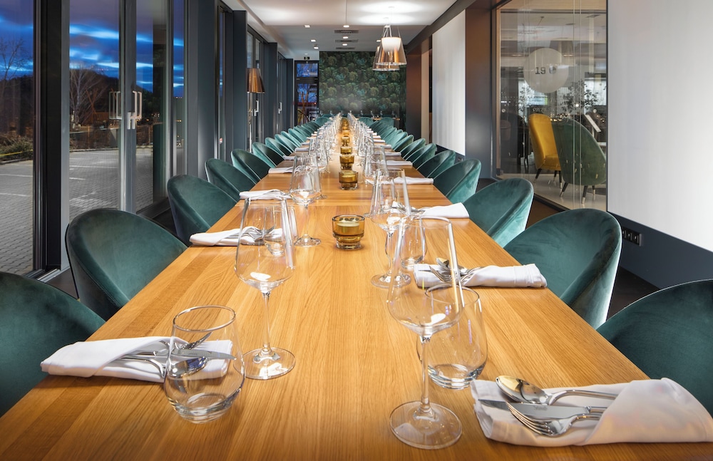 Hotel Golf Prague — Restaurant & bars in Prague, Prague