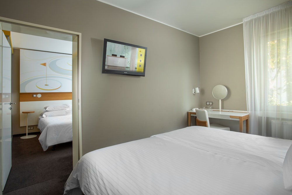 Hotel Golf Prague — Hotel rooms in Prague, Prague