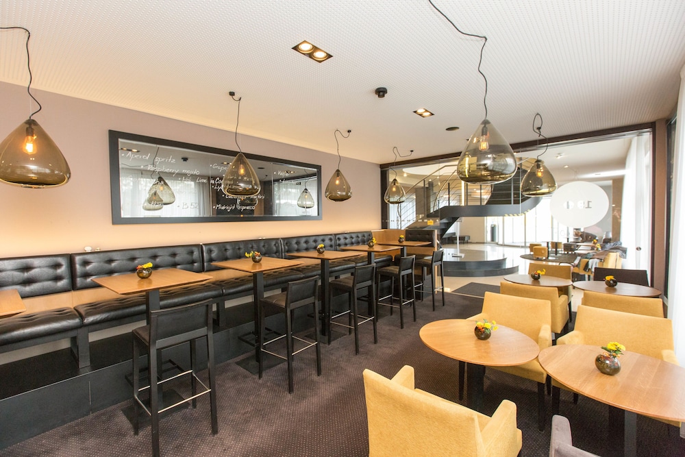 Hotel Golf Prague — Restaurant & bars in Prague, Prague