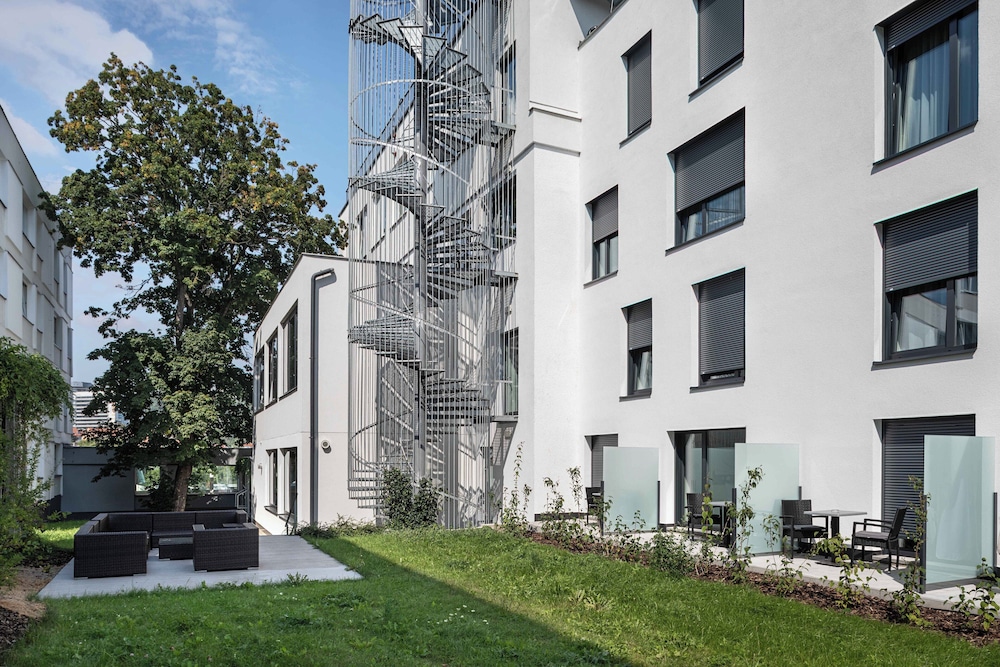 Hotel Golf Prague — Hotel building in Prague, Prague