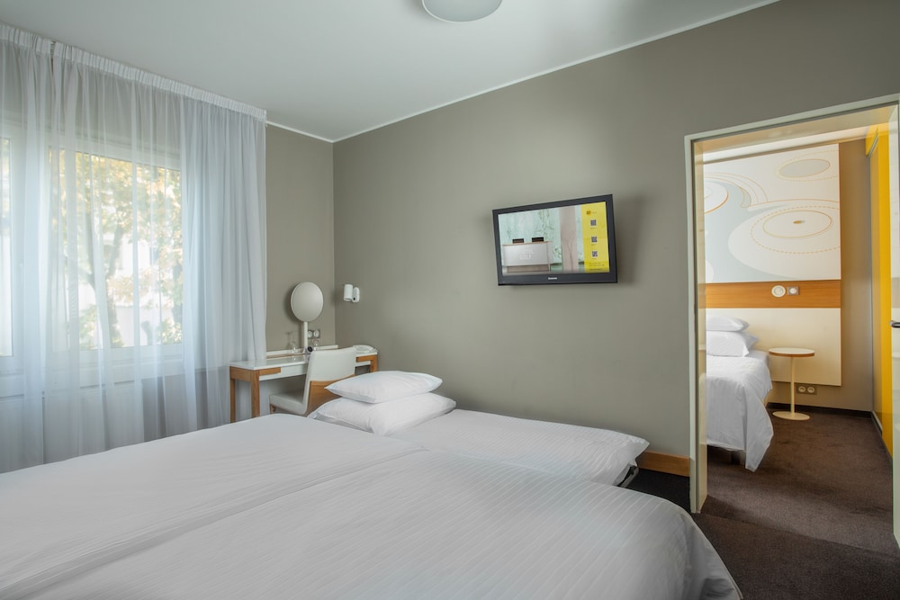 Hotel Golf Prague — Hotel rooms in Prague, Prague