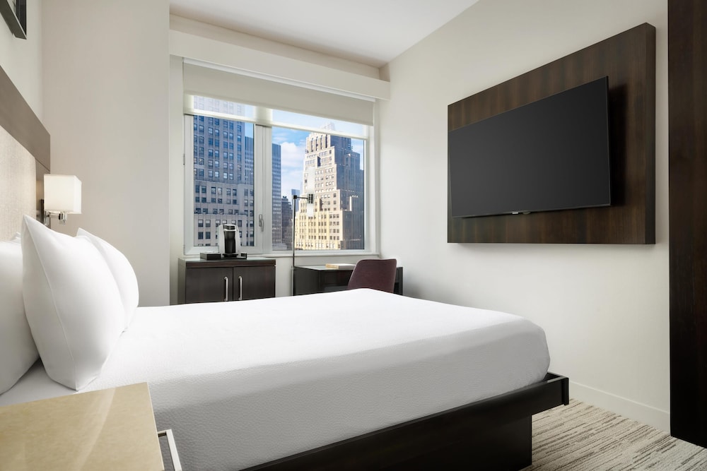 Hilton Garden Inn New York/Times Square Central — Hotel rooms in New York City, New York State