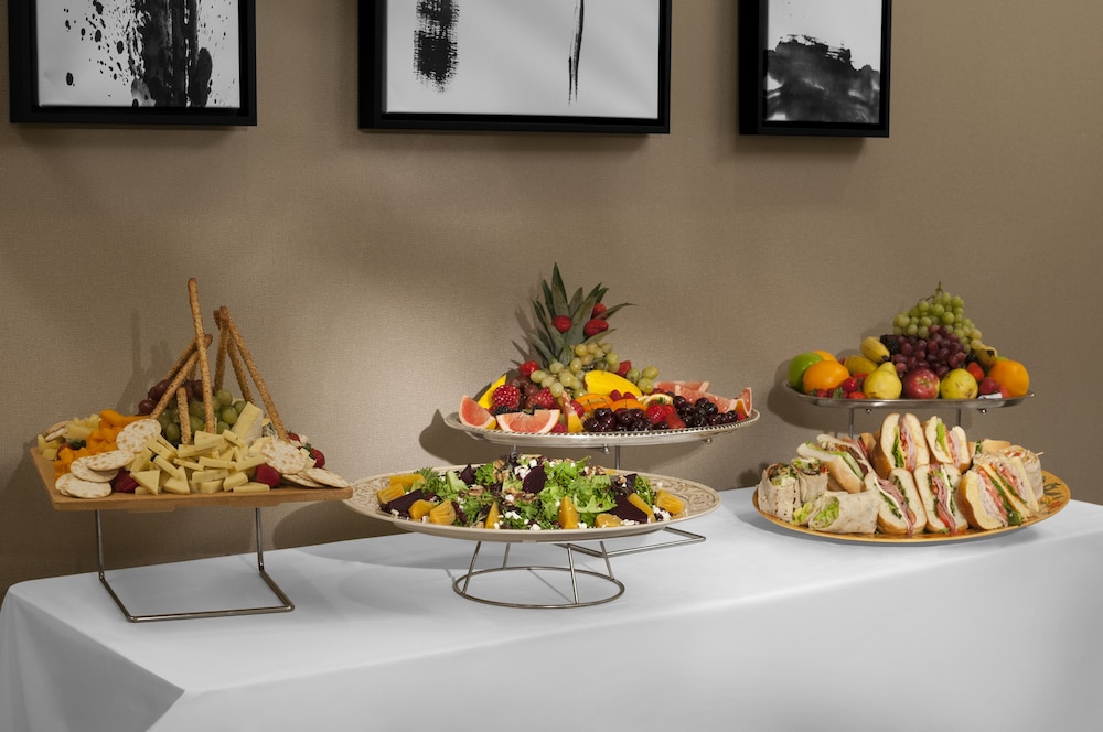 Hilton Garden Inn New York/Times Square Central — Restaurant & bars in New York City, New York State