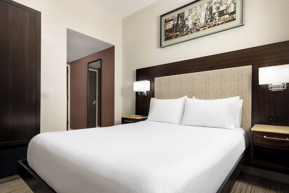 Hilton Garden Inn New York/Times Square Central — Hotel rooms in New York City, New York State