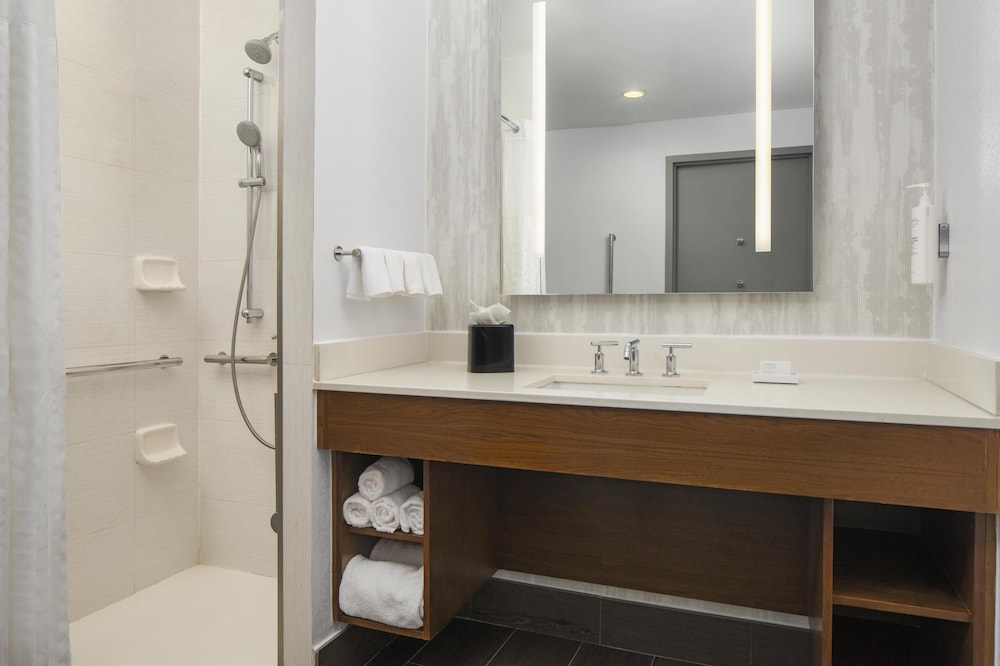 Hilton Garden Inn New York/Midtown Park Ave — Hotel rooms in New York City, New York State