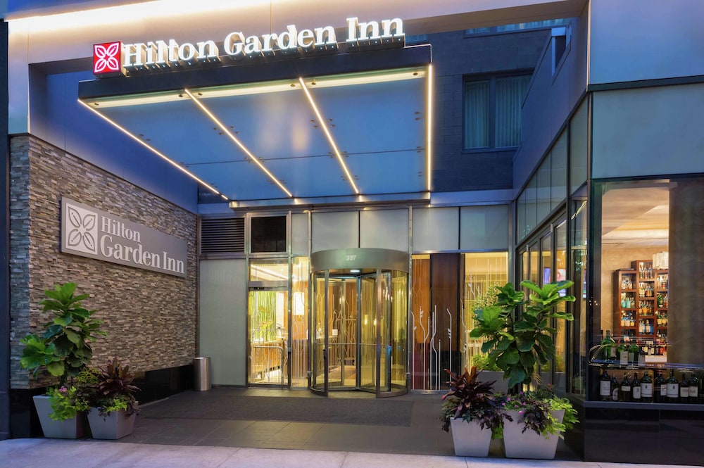 Hilton Garden Inn New York/Central Park South-Midtown West — Hotel building in New York City, New York State