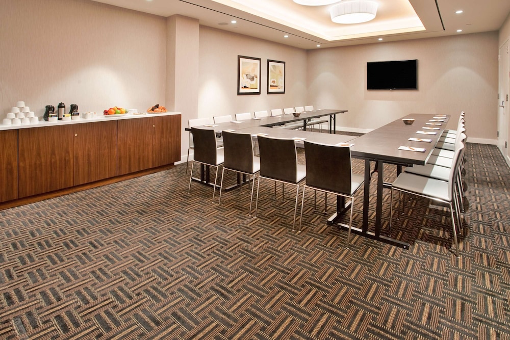 Hilton Garden Inn New York/Central Park South-Midtown West — Hotel building in New York City, New York State