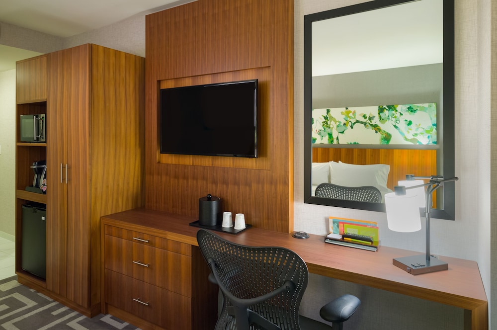 Hilton Garden Inn New York/Central Park South-Midtown West — Hotel rooms in New York City, New York State