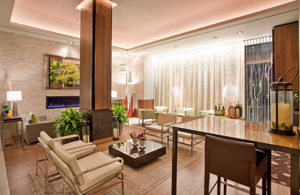 Hilton Garden Inn New York/Central Park South-Midtown West — Restaurant & bars in New York City, New York State