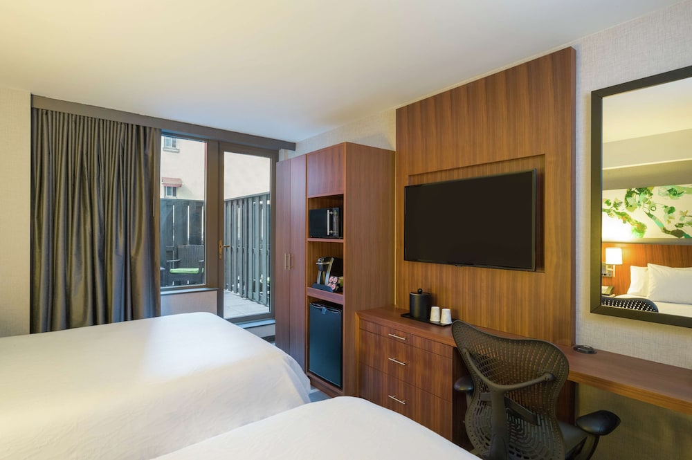 Hilton Garden Inn New York/Central Park South-Midtown West — Hotel rooms in New York City, New York State