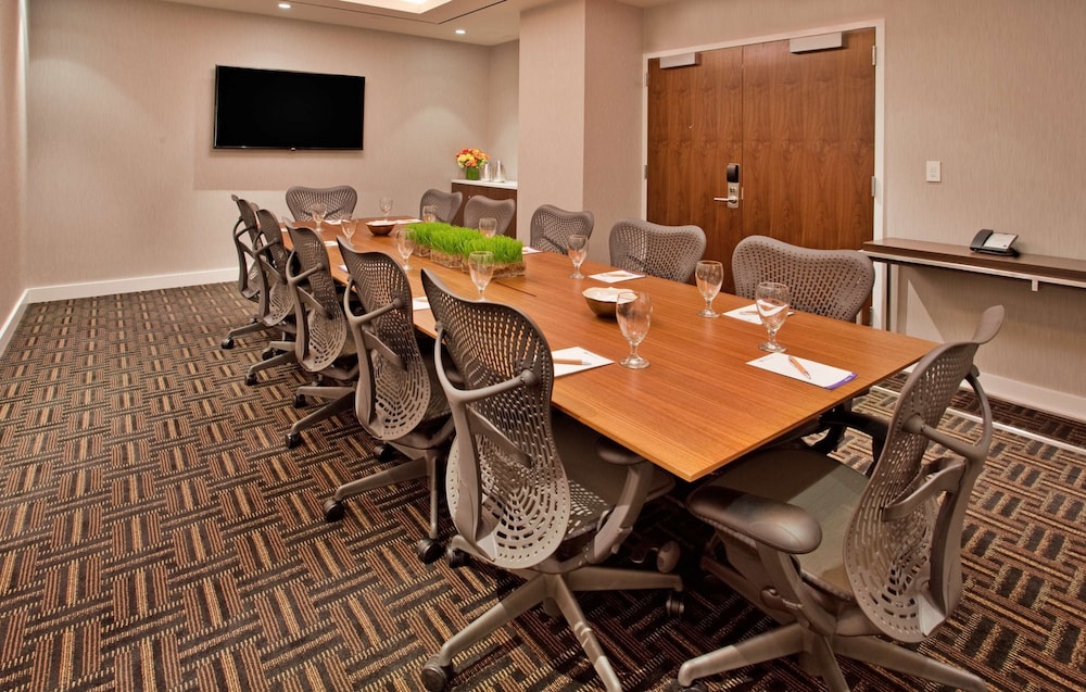 Hilton Garden Inn New York/Central Park South-Midtown West — Hotel building in New York City, New York State