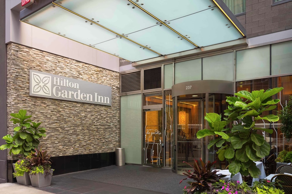 Hilton Garden Inn New York/Central Park South-Midtown West — Hotel building in New York City, New York State