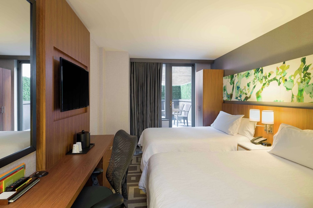 Hilton Garden Inn New York/Central Park South-Midtown West — Hotel rooms in New York City, New York State