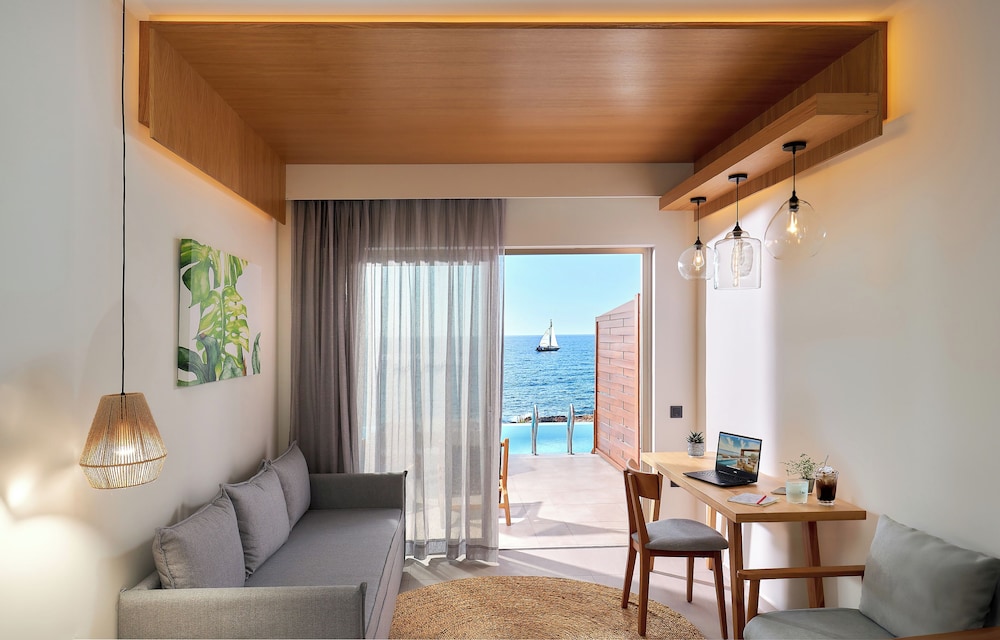 Enorme Santanna Island - Premium All Inclusive — Hotel rooms in Sissi