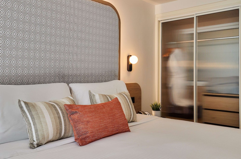 Enorme Santanna Island - Premium All Inclusive — Hotel rooms in Sissi