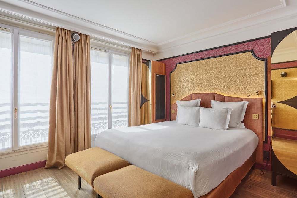 Idol Hotel