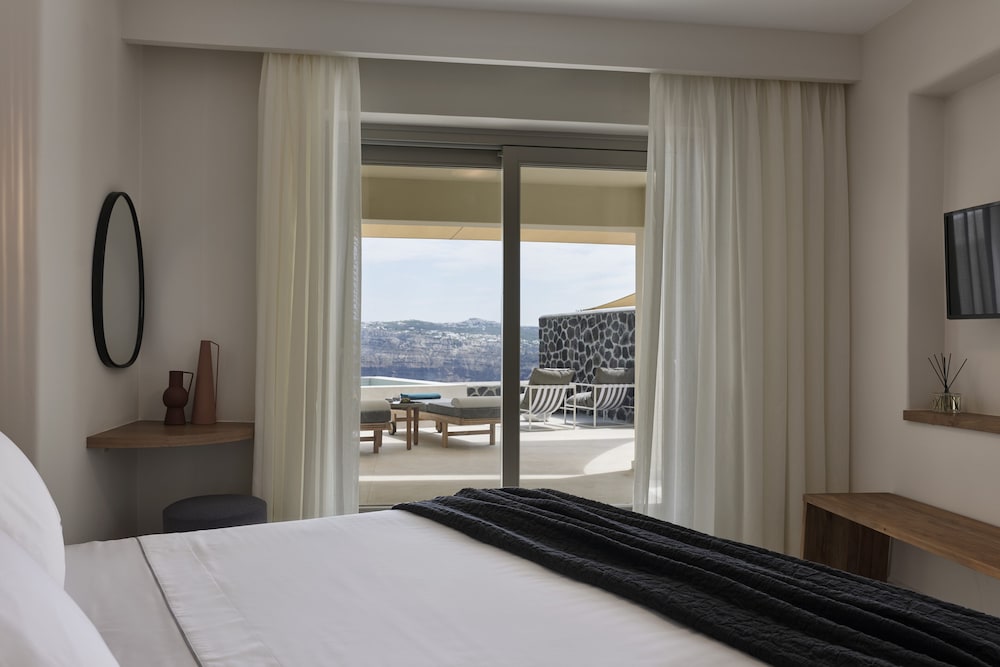 Apanemo Hotel — Hotel rooms in Akrotiri, South Aegean
