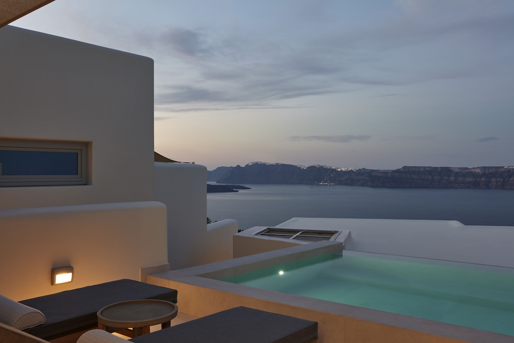 Apanemo Hotel — Swimming pool in Akrotiri, South Aegean