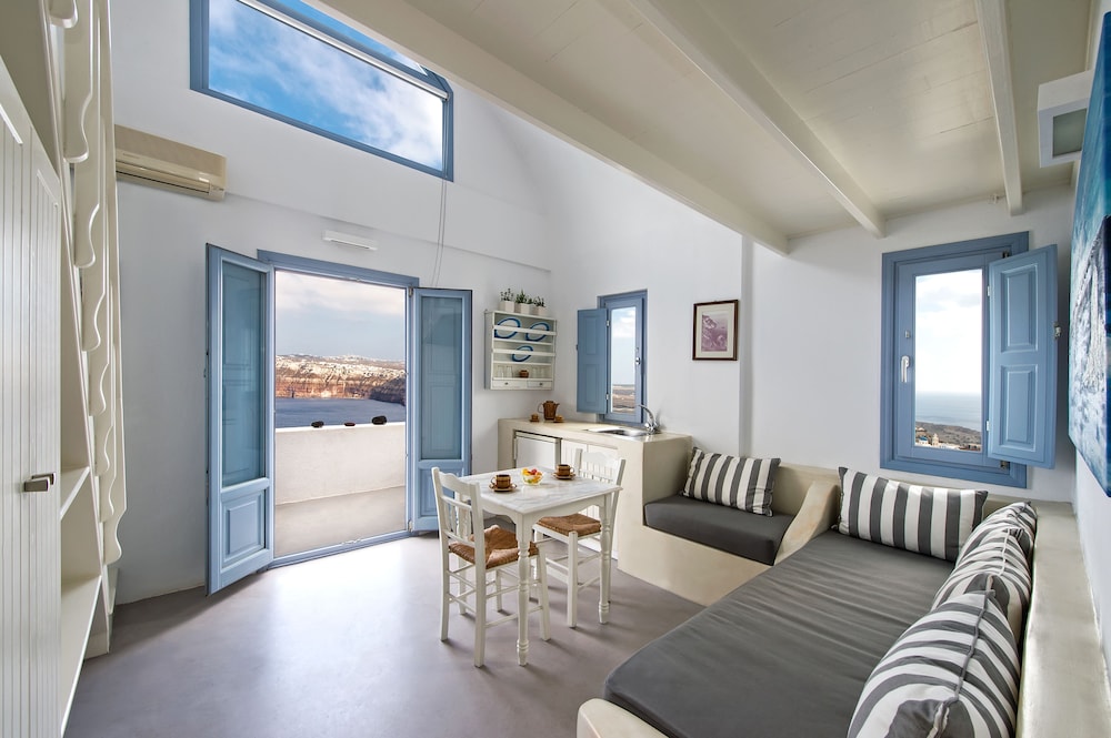 Apanemo Hotel — Hotel rooms in Akrotiri, South Aegean