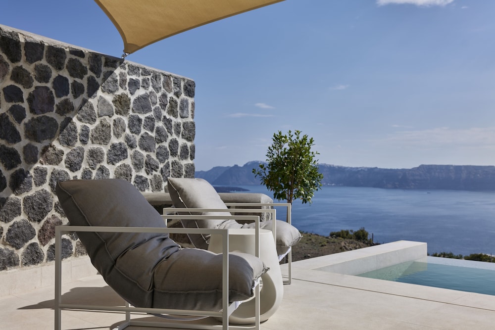 Apanemo Hotel — Swimming pool in Akrotiri, South Aegean