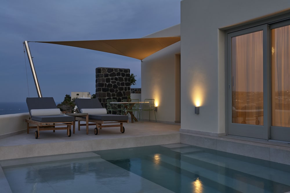 Apanemo Hotel — Swimming pool in Akrotiri, South Aegean