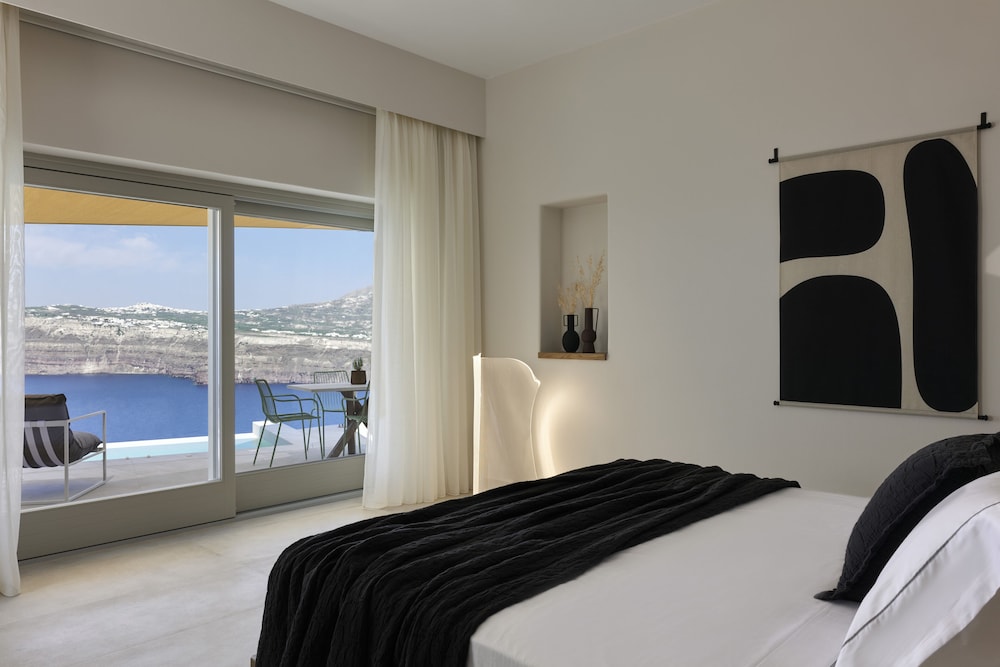 Apanemo Hotel — Hotel rooms in Akrotiri, South Aegean