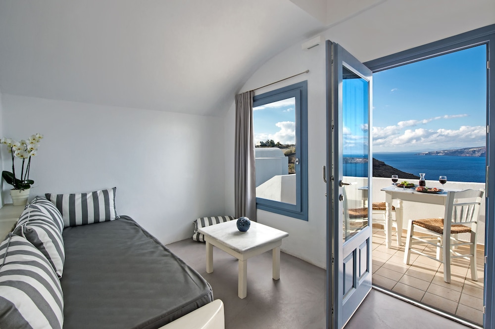 Apanemo Hotel — Hotel rooms in Akrotiri, South Aegean