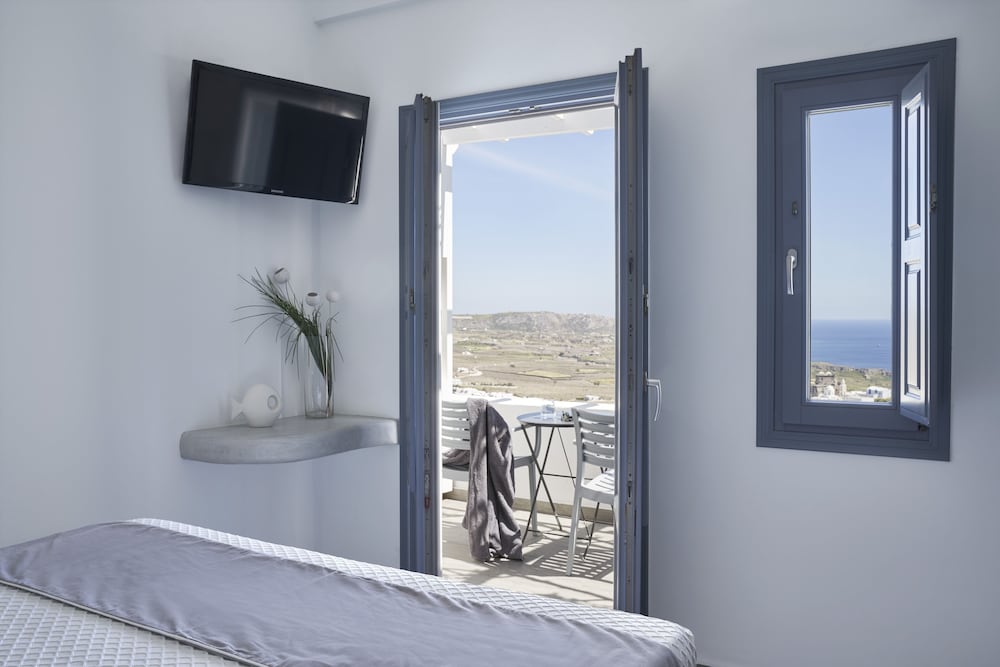 Apanemo Hotel — Hotel rooms in Akrotiri, South Aegean