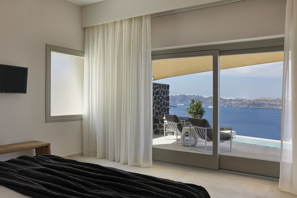 Apanemo Hotel — Hotel rooms in Akrotiri, South Aegean