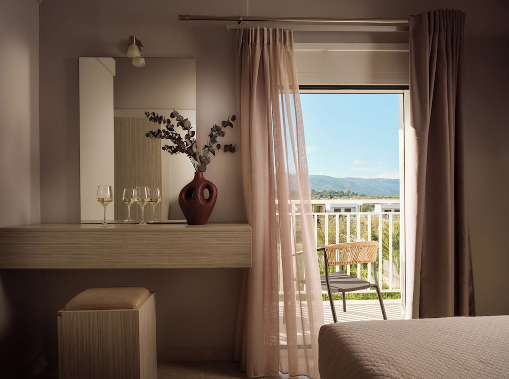 Atlantis Hotel — Hotel rooms in Laganas, Ionian Islands