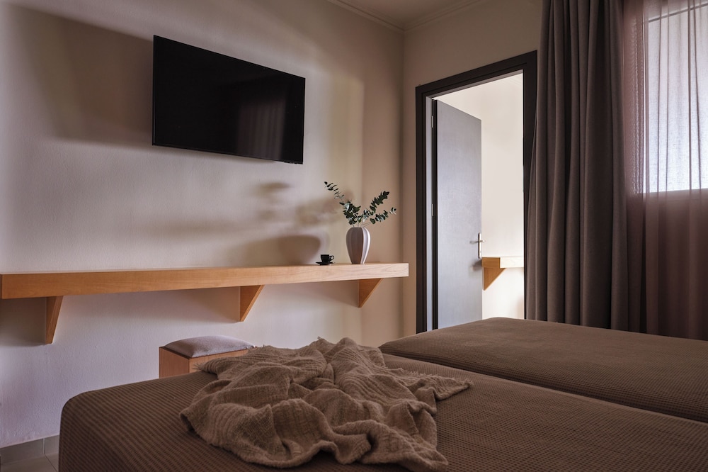 Atlantis Hotel — Hotel rooms in Laganas, Ionian Islands