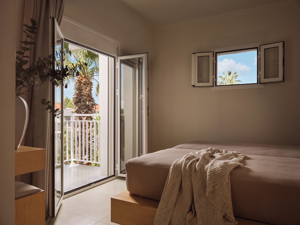 Atlantis Hotel — Hotel rooms in Laganas, Ionian Islands