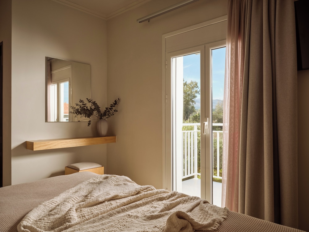 Atlantis Hotel — Hotel rooms in Laganas, Ionian Islands