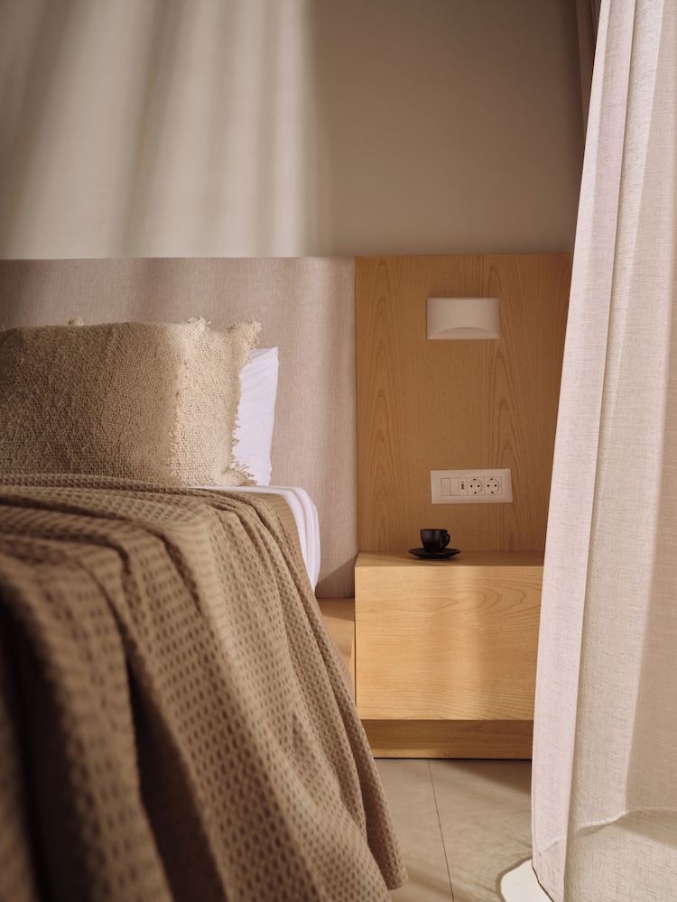 Atlantis Hotel — Hotel rooms in Laganas, Ionian Islands