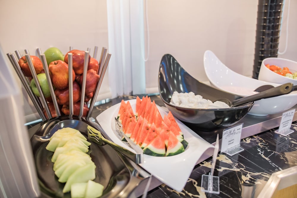 Atlantis Hotel — Restaurant & bars in Laganas, Ionian Islands