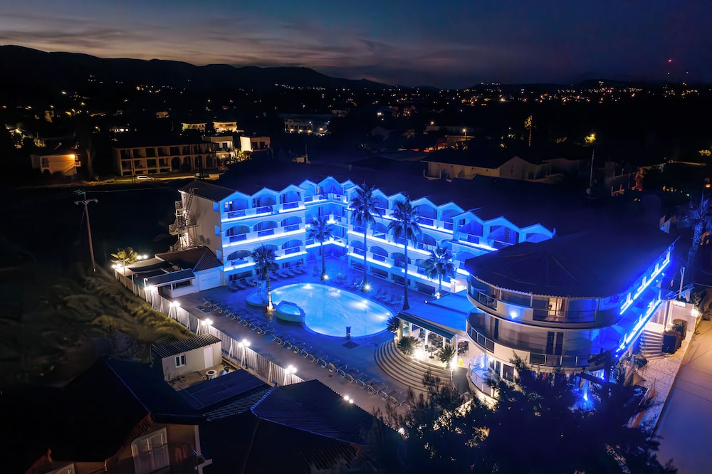 Atlantis Hotel — Hotel building in Laganas, Ionian Islands