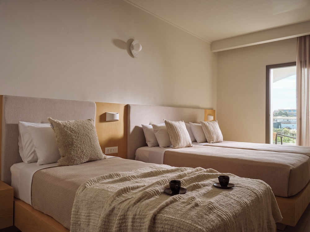 Atlantis Hotel — Hotel rooms in Laganas, Ionian Islands