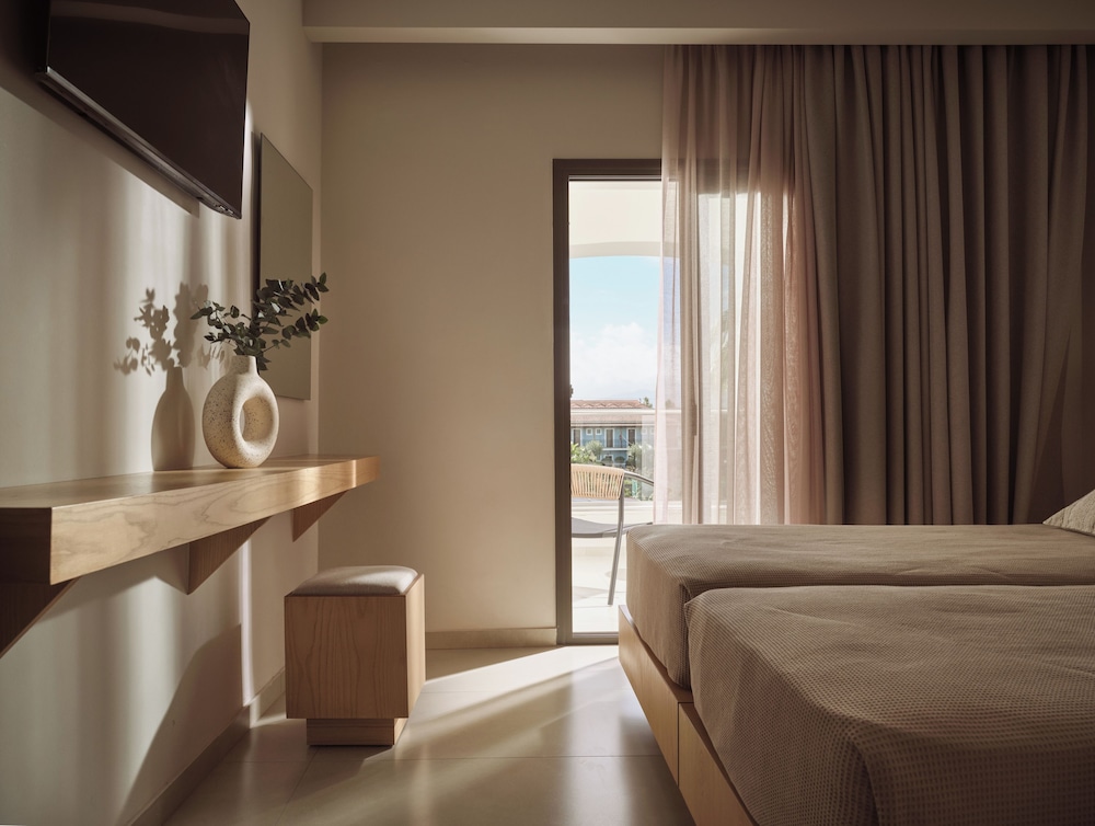 Atlantis Hotel — Hotel rooms in Laganas, Ionian Islands