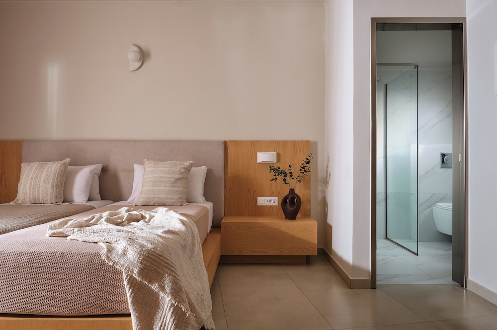 Atlantis Hotel — Hotel rooms in Laganas, Ionian Islands