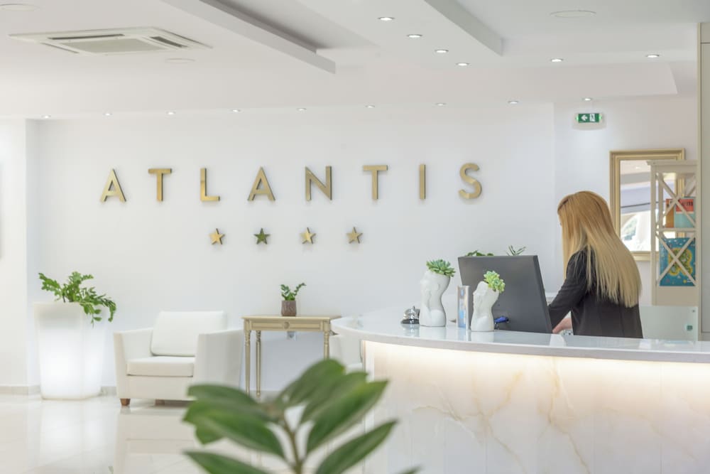 Atlantis Hotel — Hotel building in Laganas, Ionian Islands