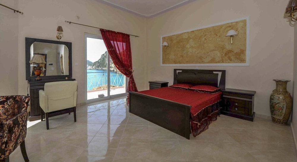 Blue Princess Beach Hotel & Suites — Hotel rooms in Liapades, Ionian Islands