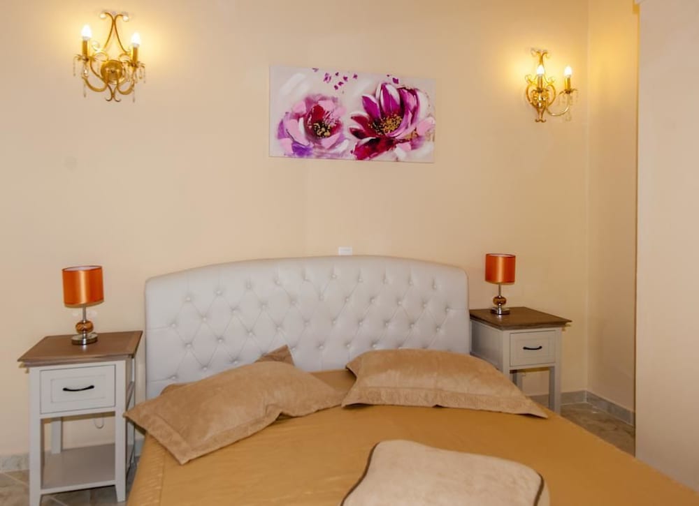 Blue Princess Beach Hotel & Suites — Hotel rooms in Liapades, Ionian Islands