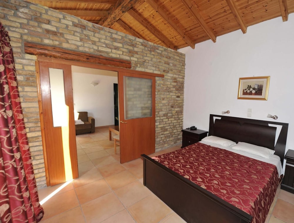 Blue Princess Beach Hotel & Suites — Hotel rooms in Liapades, Ionian Islands